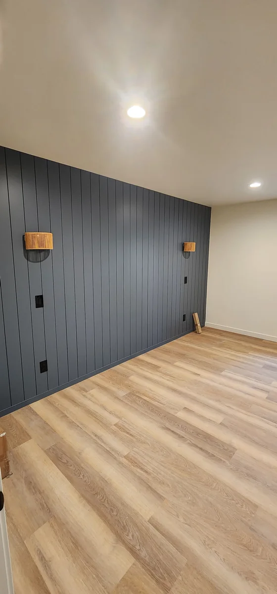 Interior accent wall and floor detail